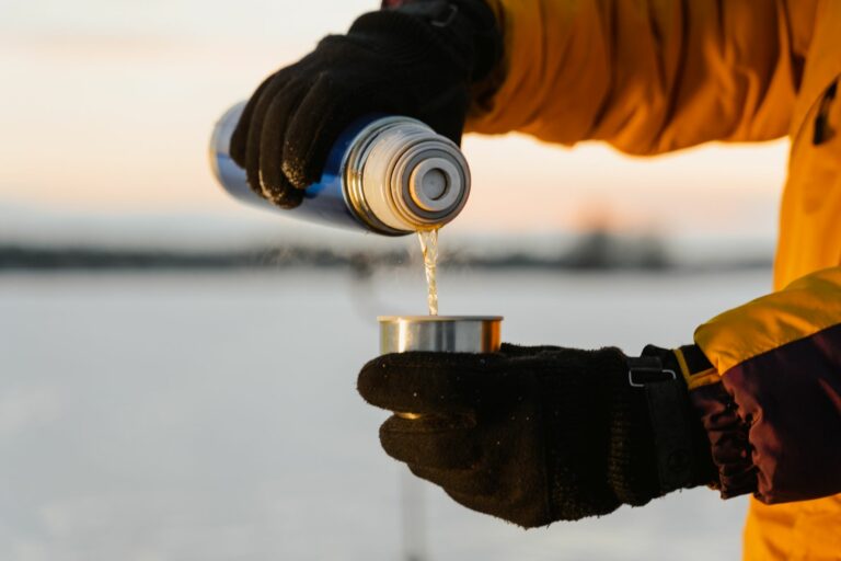 Beneficios de beber agua a temperatura constante para mantener estable el ritmo cardiaco