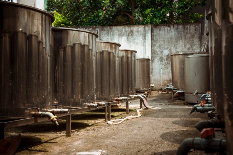 Estrategias para minimizar el desperdicio de agua en el aclarado industrial